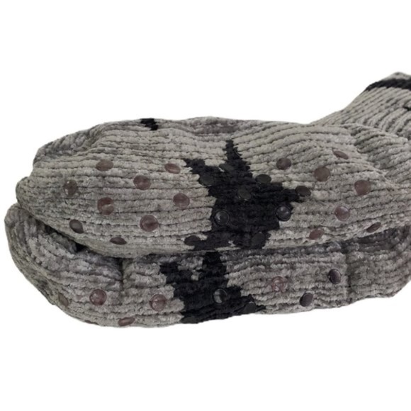 Steve Madden Chenille Star Faux Fur Slipper Socks ✨FINAL PRICE DROP✨ - Picture 4 of 5
